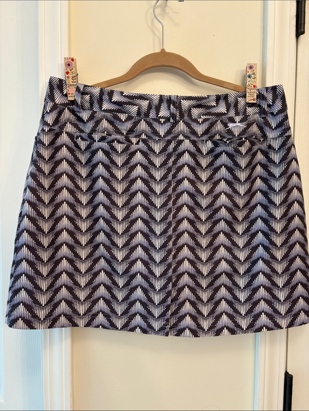 EUC Slazenger Lavender, Gray & Ivory Chevron Golf Skort w/ Pockets plus a top